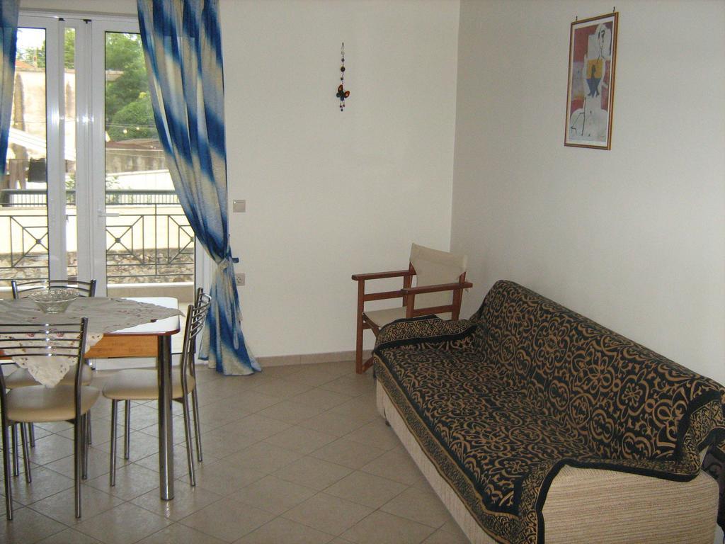 Ferienwohnung Filoxenia Levídhion Zimmer foto